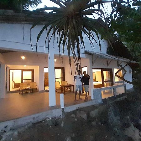 Sooriya Villa Talpe Buitenkant foto