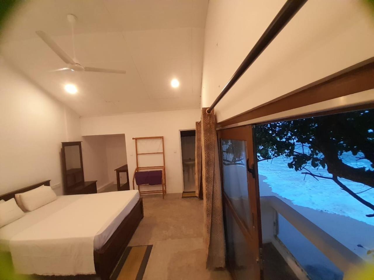 Sooriya Villa Talpe Kamer foto