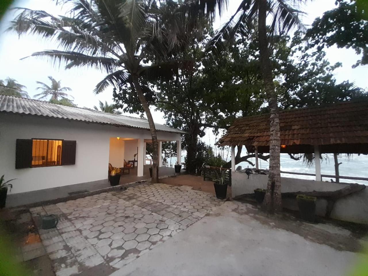 Sooriya Villa Talpe Buitenkant foto